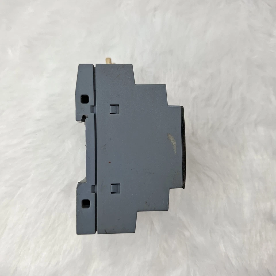 SIEMENS 6ED1052-1MD00-0BA8 12/24RCE LOGO PLC FOR PARTS 6ED10521MD000BA8 24VDC